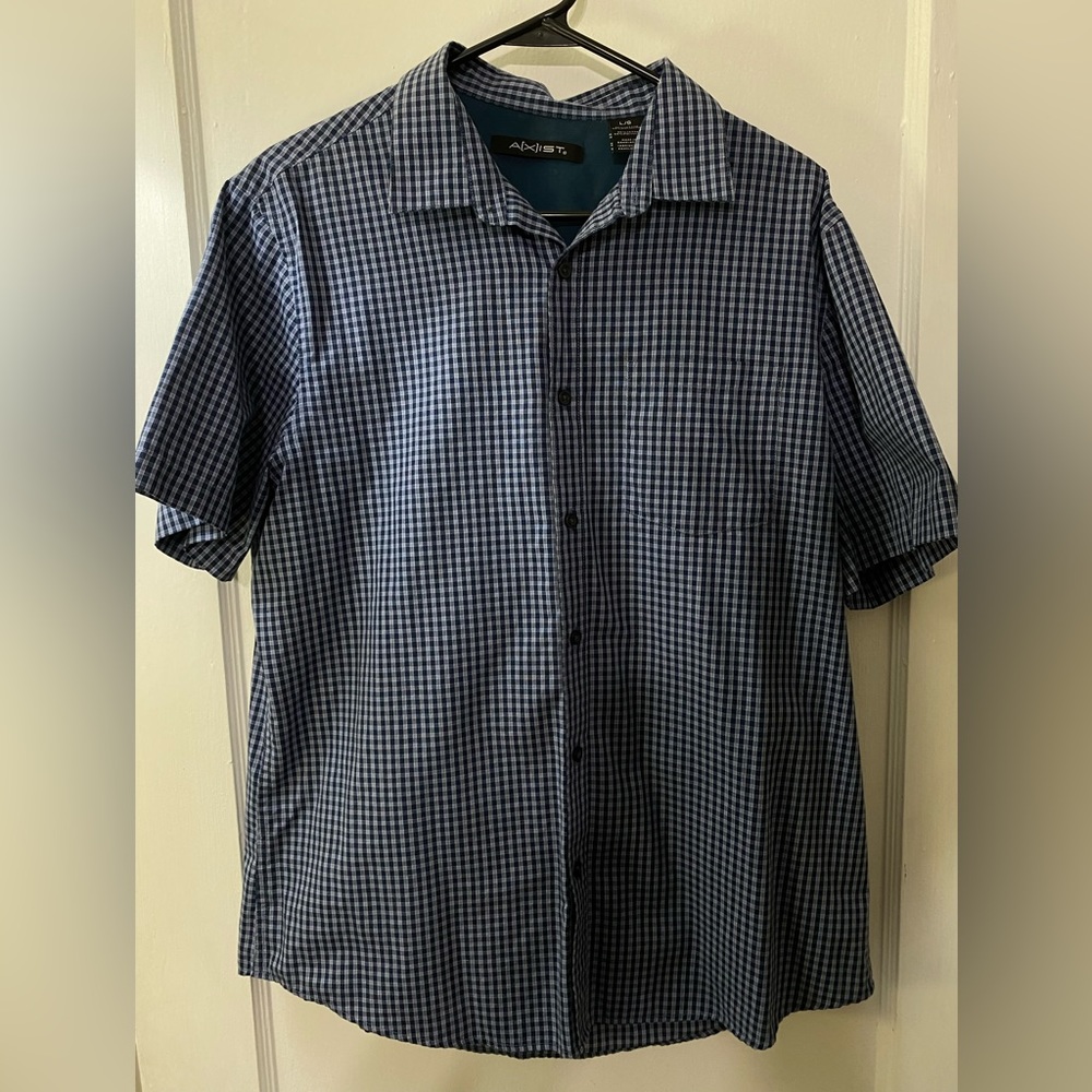 Short sleeve button down casual shirt